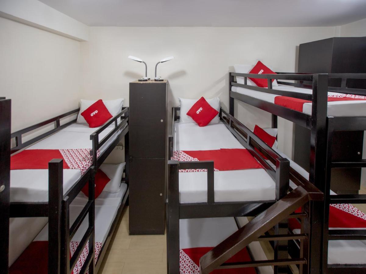 Hotel Oyo 699 Forbes Hall 2*